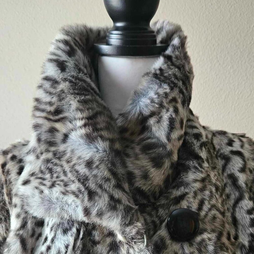 Pamela McCoy Women Size 1X Animal Print Faux Fur Jacket Coat